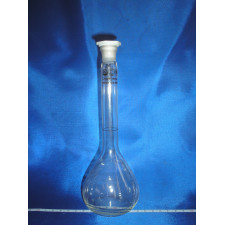 Колба мерная с пластиковой пробкой КМ-2а-250-2 ТС ISO 1042 Labexpert 